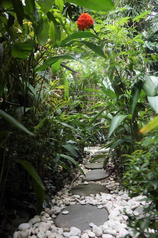 Raintree Lodge Port Moresby Esterno foto